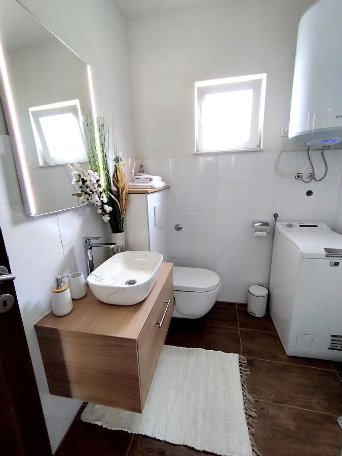 Apartman Iris *